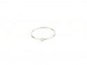 Ring thread in white gold 750mm, with 1 bright center.