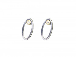 Pendientes en forma oval de plata satinada y boca de oro amarillo pulido con 1 brillante de 0.03cts.