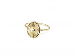 750mm yellow gold ring with natural brilliant