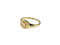 Yellow gold signet ring with 1 natural brilliant