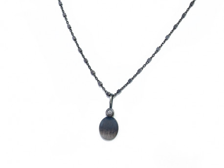 925mm silver pendant, oxidized and satin with 1 Brilliant of 0.02cts