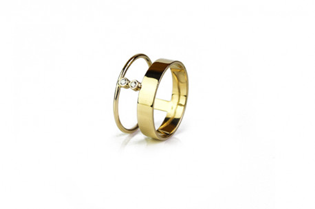 Anillo oro amarillo y 2 brillantes