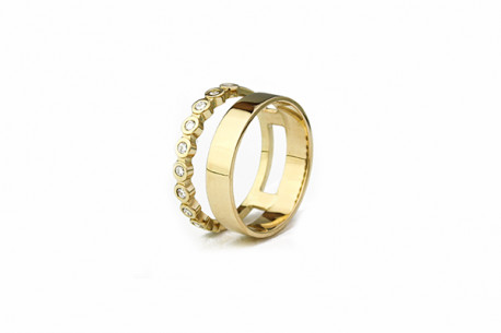 Anillo oro amarillo y 10 brillantes