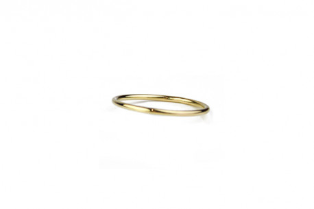 1.10mm round thread type yellow gold ring.