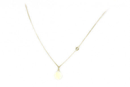 Yellow gold chain with a plate and a side brilliant with a round mouth