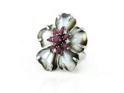 White gold ring, flower gray pearl, rubies and diamonds.