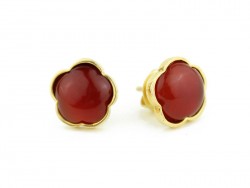 Gold earrings with carnelian stone