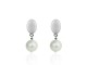 White gold earrings with freshwater pearl.
