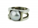 Silver ring arm open with pearl gray.