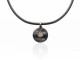 Penjoll d'argent i or groc amb diamants blancs.
