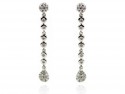 Pendientes de oro blanco con brillantes.